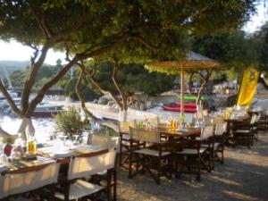 Passing over the attractive dining opportunity