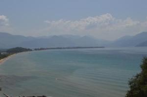 towards Igounemista on mainland